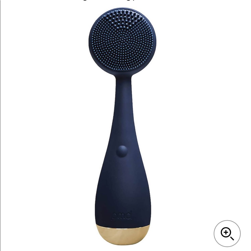 PMD Clean 
A pulsating facial cleansing device